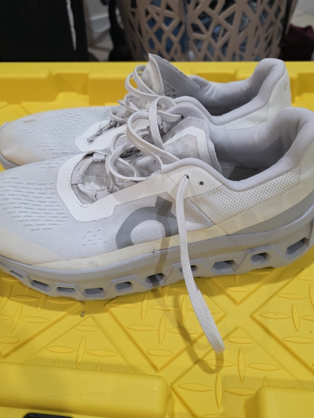 On Cloud Cloudmonster